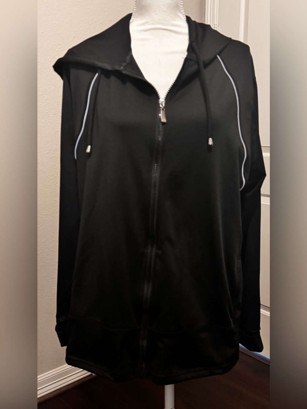 O to S Women’s Black Full Zip Hooded Athleisure Hoodie 3X Plus